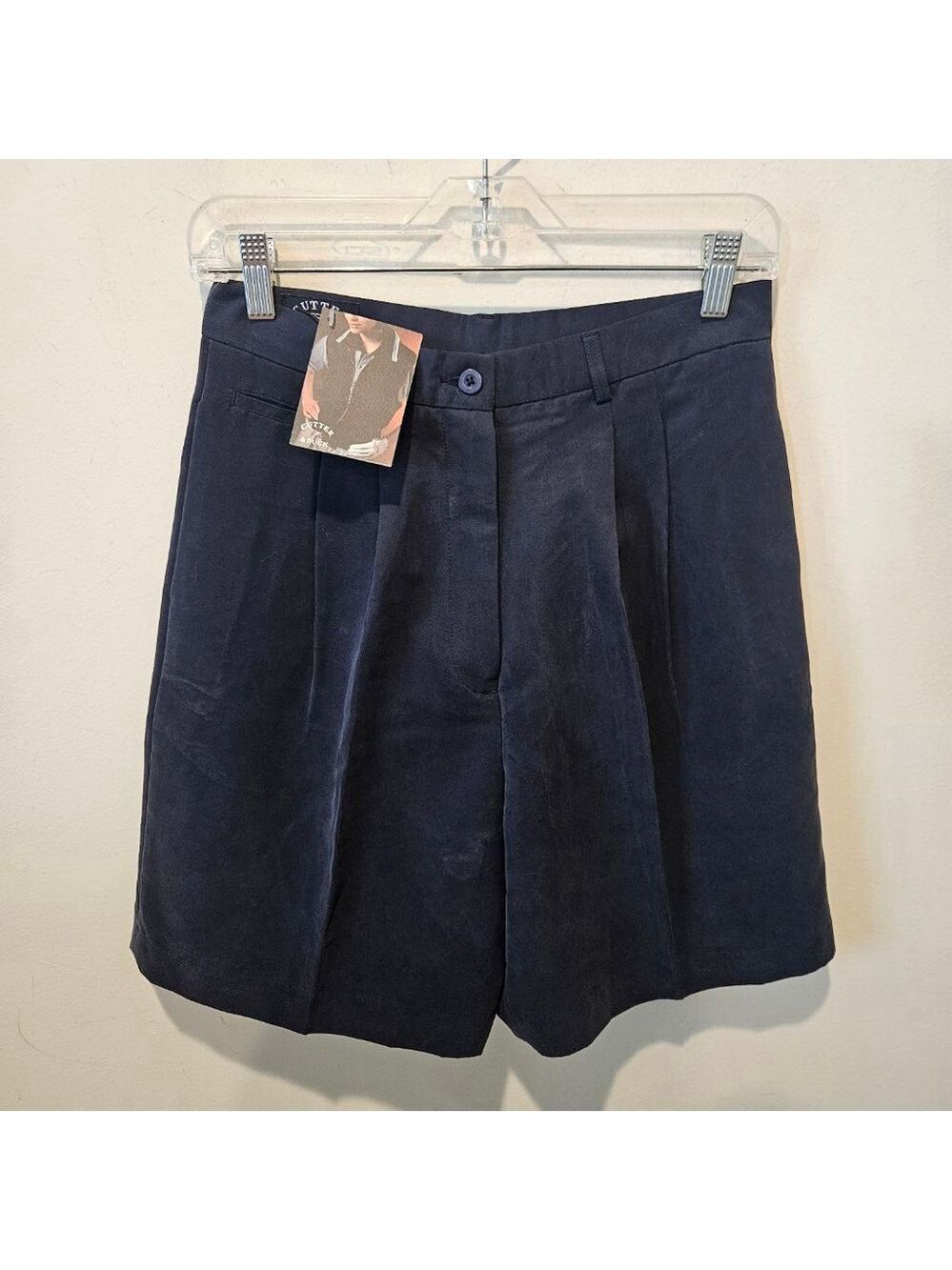 Women's NWT Cutter & Buck Pleated High-Rise Shorts Size 10 Dark Navy Blue